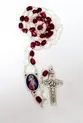 Terço da Divina Misericórdia de madrepérola oval vermelho e branco