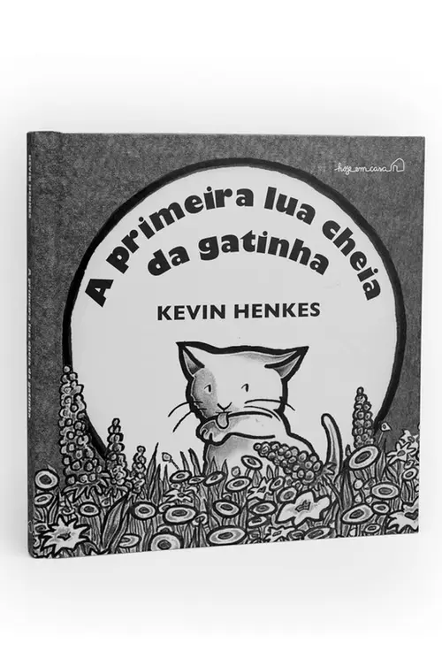 A primeira lua cheia da gatinha